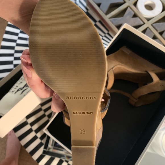 Burberry Brit Wedge Sandals Harper 39 like new - Picture 7 of 8